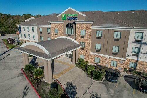 Holiday Inn Express & Suites Cleveland