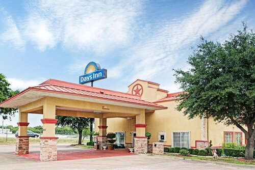 Days Inn by Wyndham DFW South