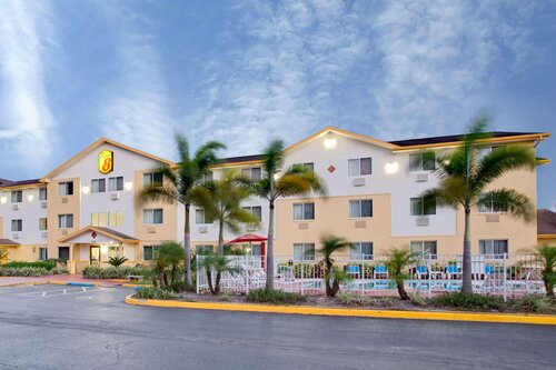 Super 8 By Wyndham Clearwater/St. Petersburg Arpt