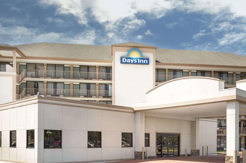 Days Inn by Wyndham Columbus-North Fort Benning