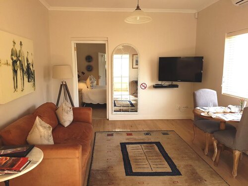 Maison Chablis Guest House