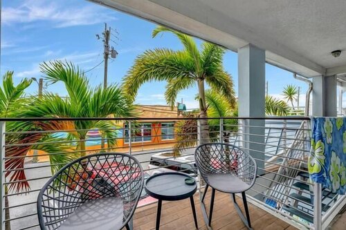 Blue Wave Motel & Suites