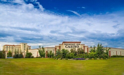Deerfoot Inn - Casino & Waterpark Hotel