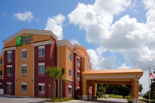 Holiday Inn Express and Suites Brooksville I-75