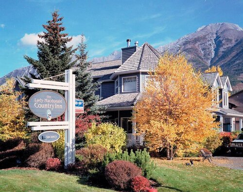 Lady Macdonald Country Inn