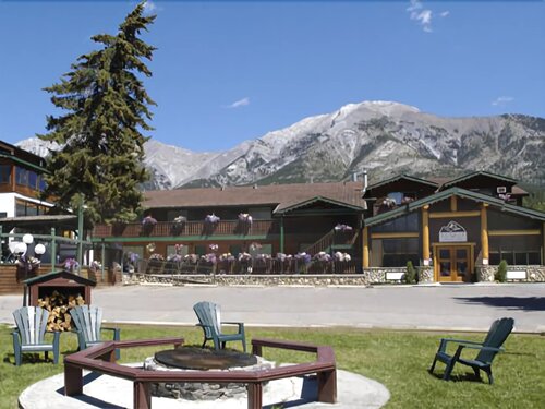 Rundle Mountain Lodge
