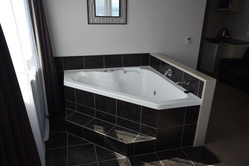 Absolute Lake View Motel