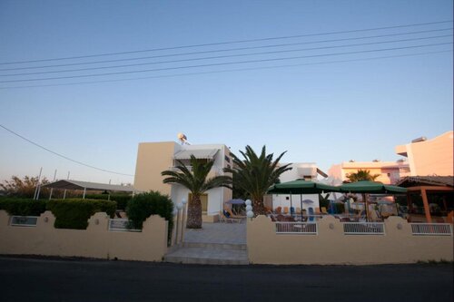 Cosmi Poolside Apartments