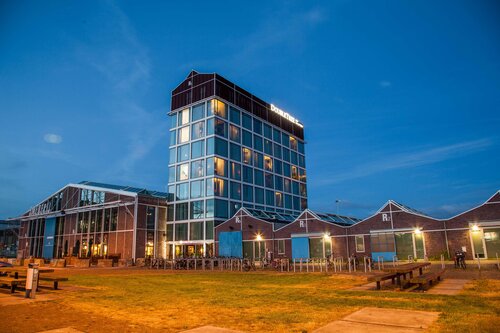 DoubleTree by Hilton NDSM Wharf