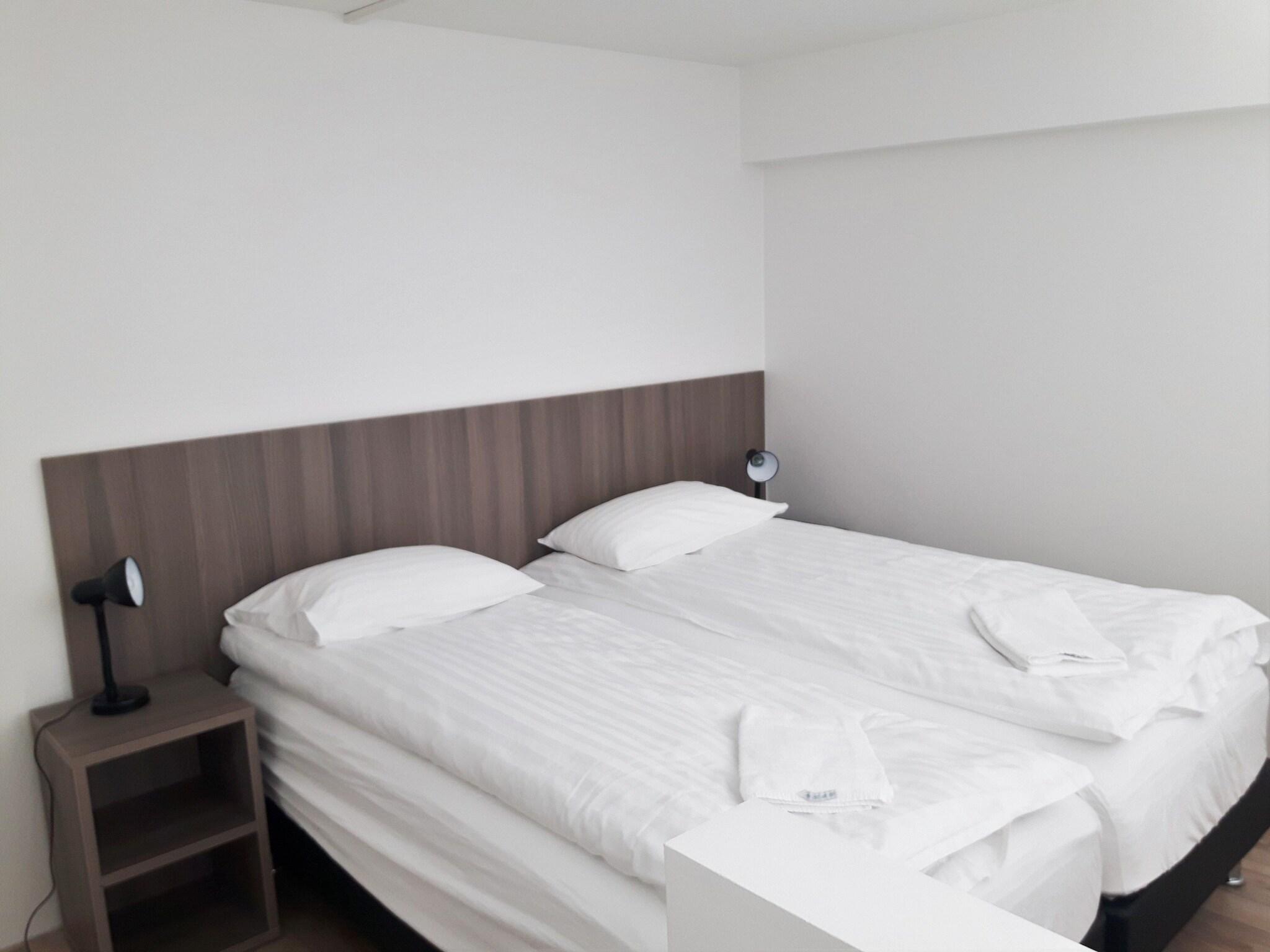 Double or Twin with Double Bed