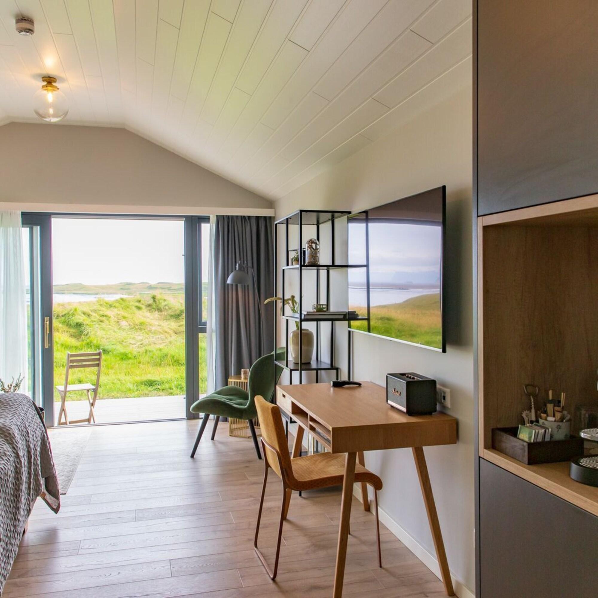 Double Deluxe Queen Bed