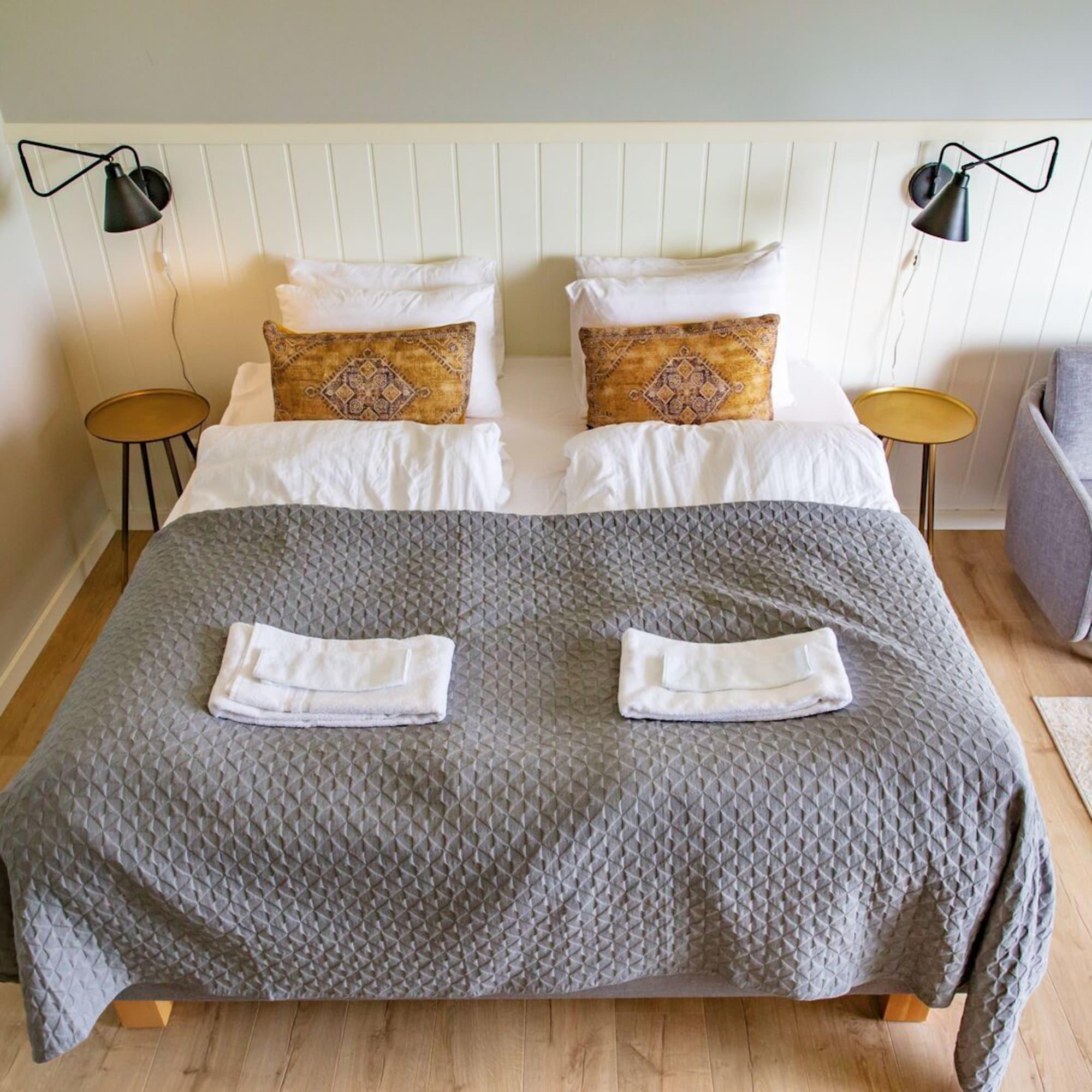 Double or Twin Standard