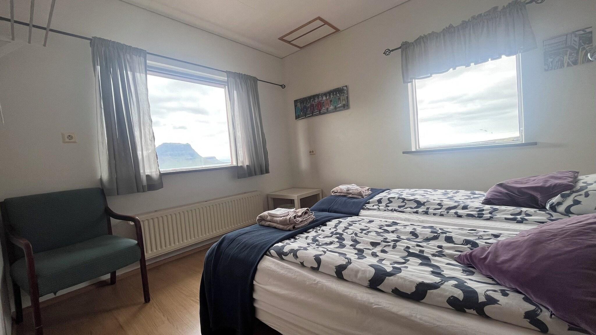 Twin Economy with Shared Bathroom