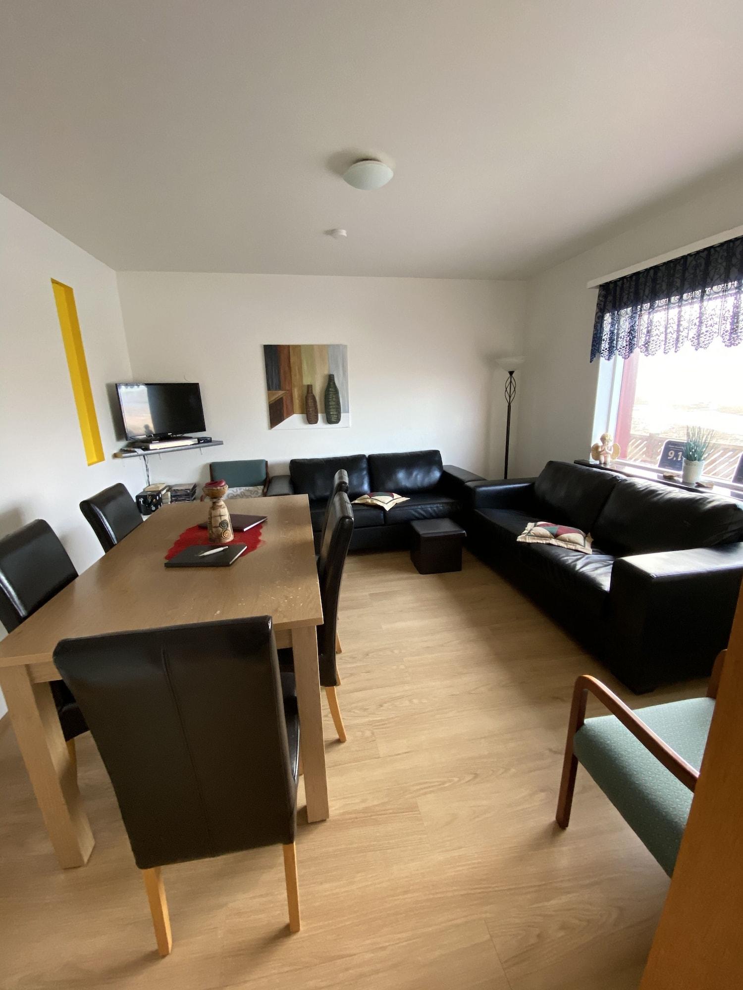 Twin Economy with Shared Bathroom