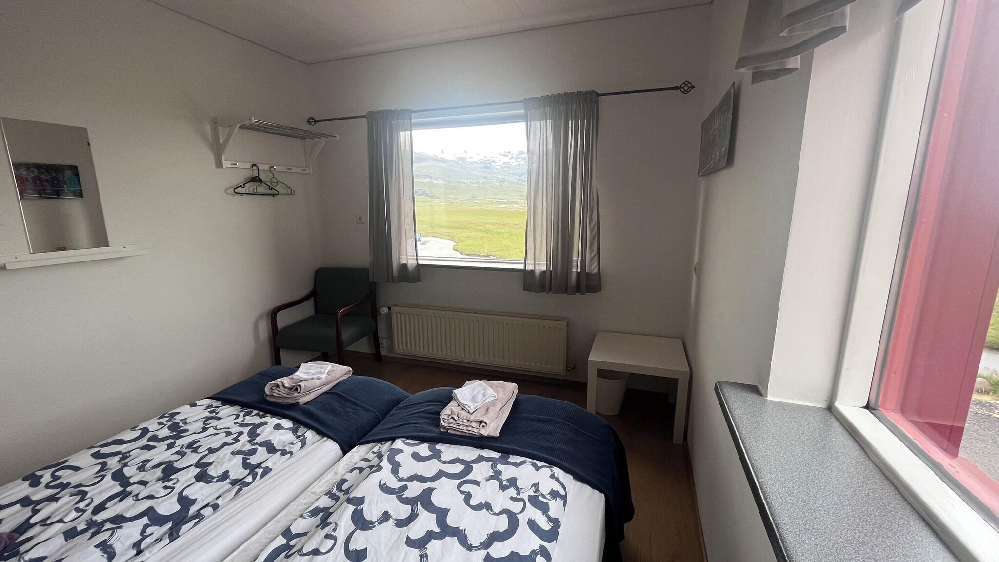 Twin Economy with Shared Bathroom