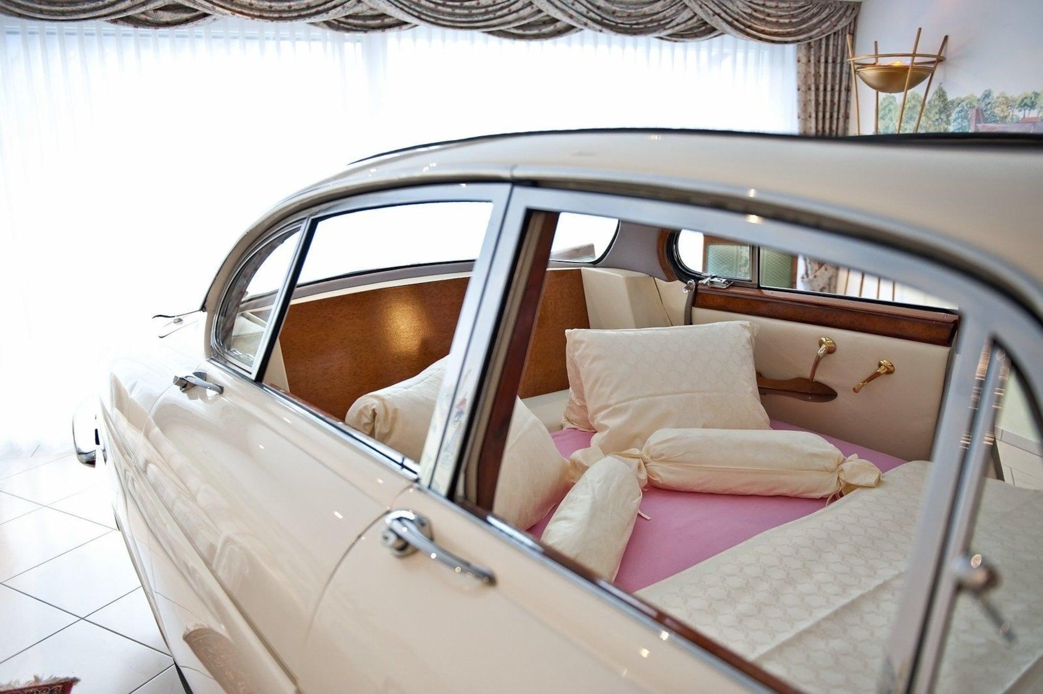 Suite Queen Size Bed