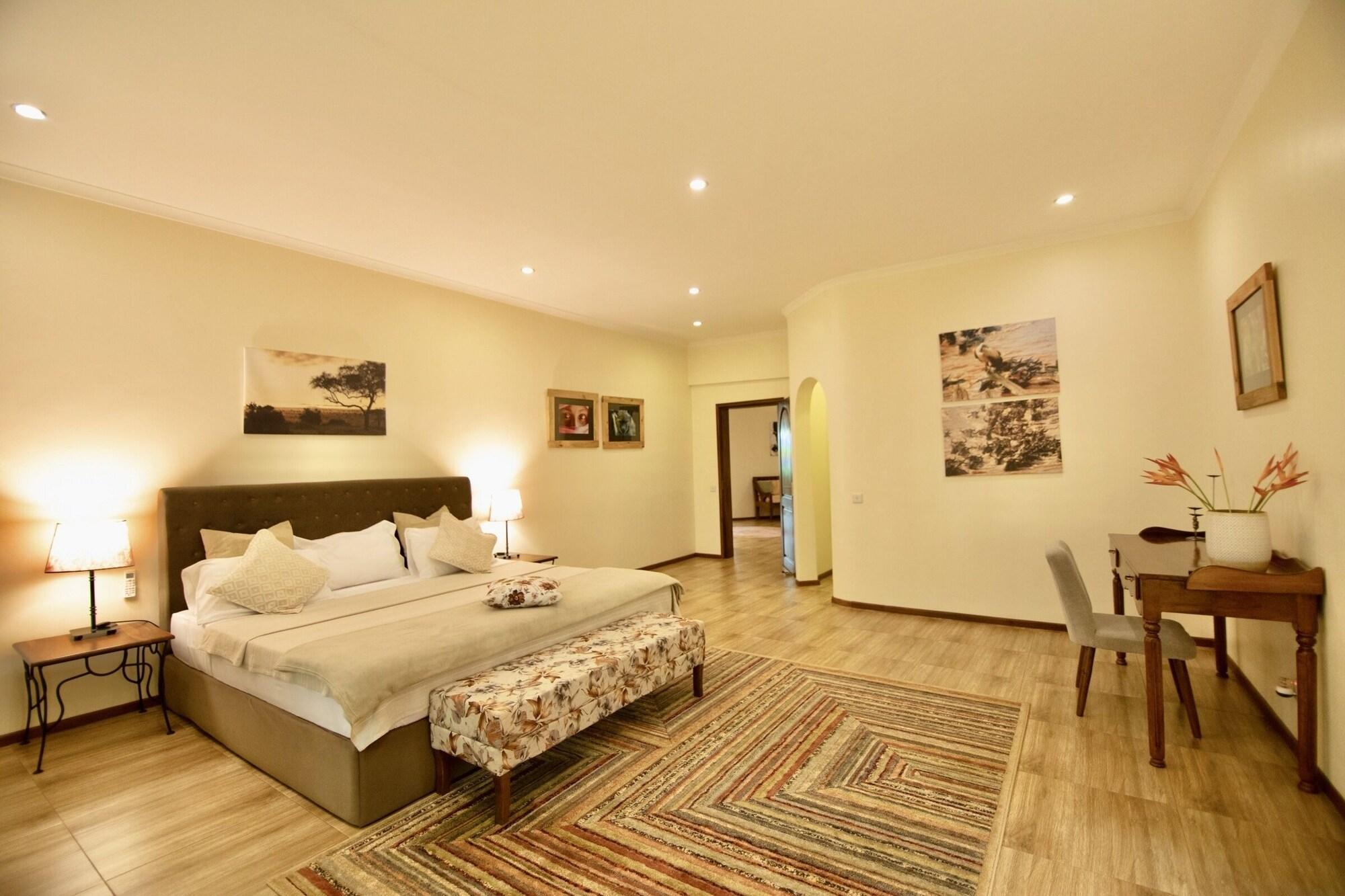 Double Deluxe King Bed