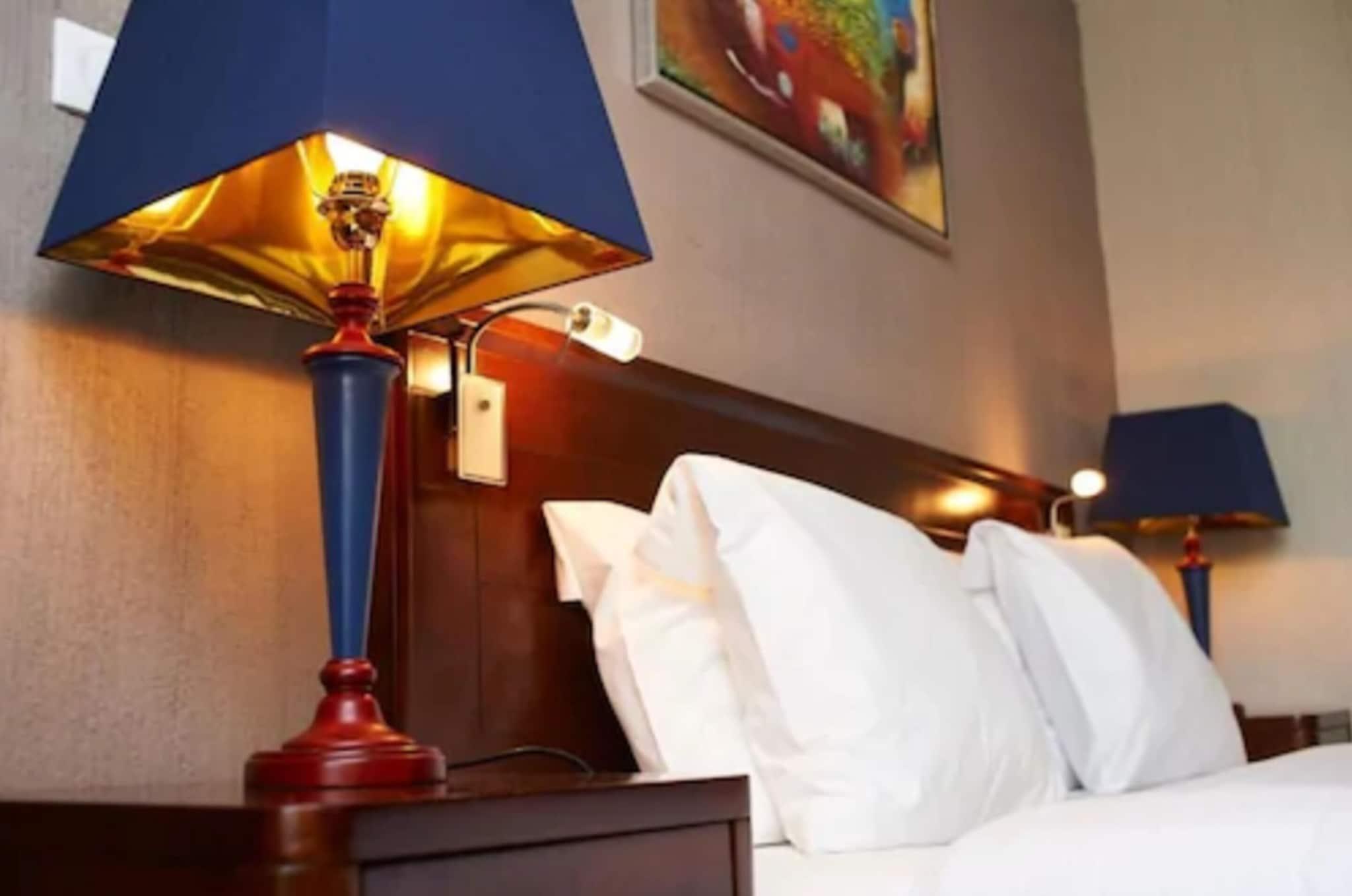 Suite Deluxe King Bed