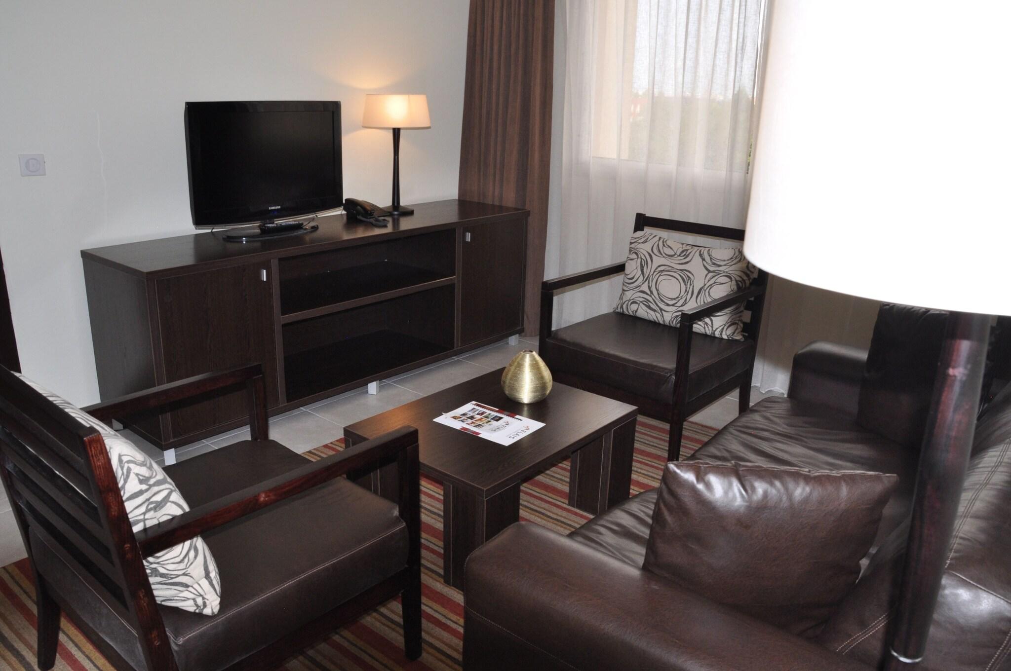 Suite Deluxe King Bed