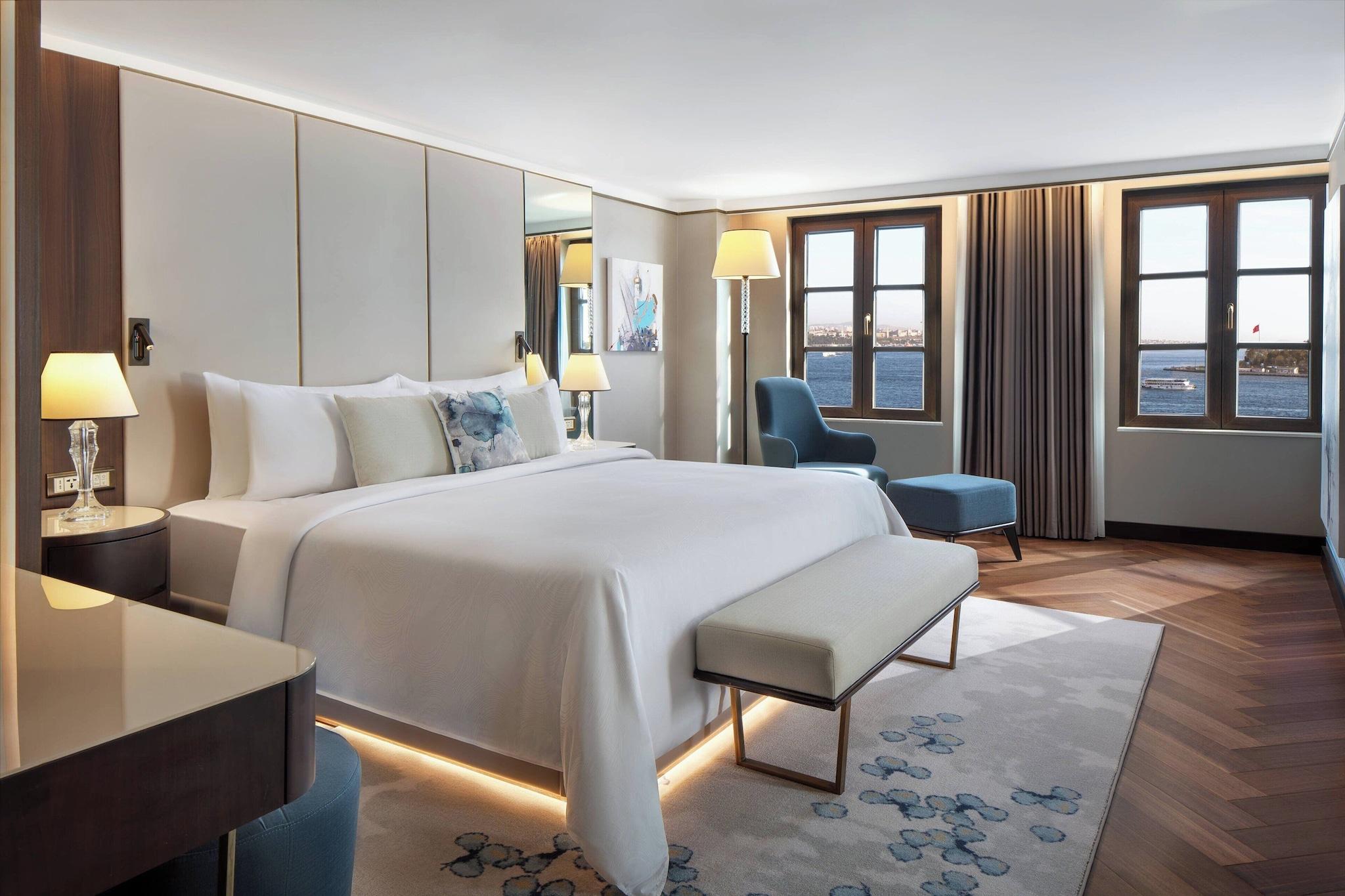 Suite Sea View King Bed