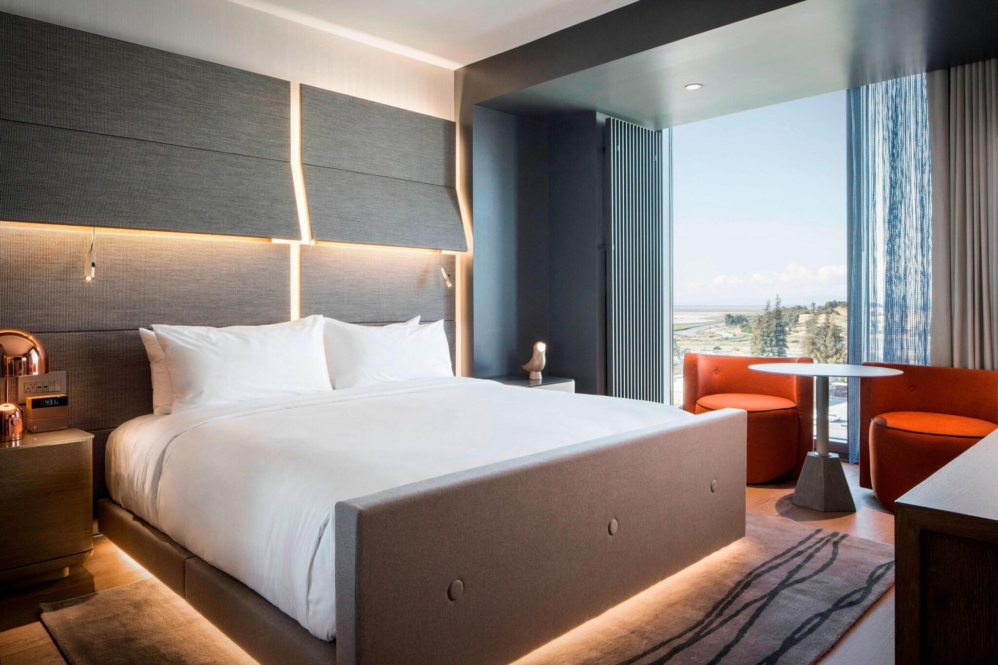 Suite Bay View King Bed