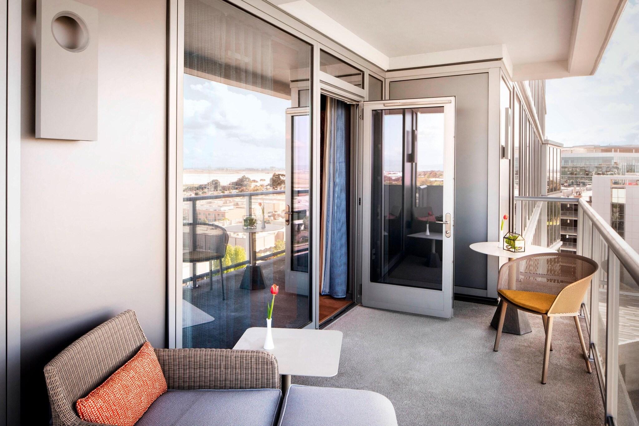 Suite Bay View King Bed