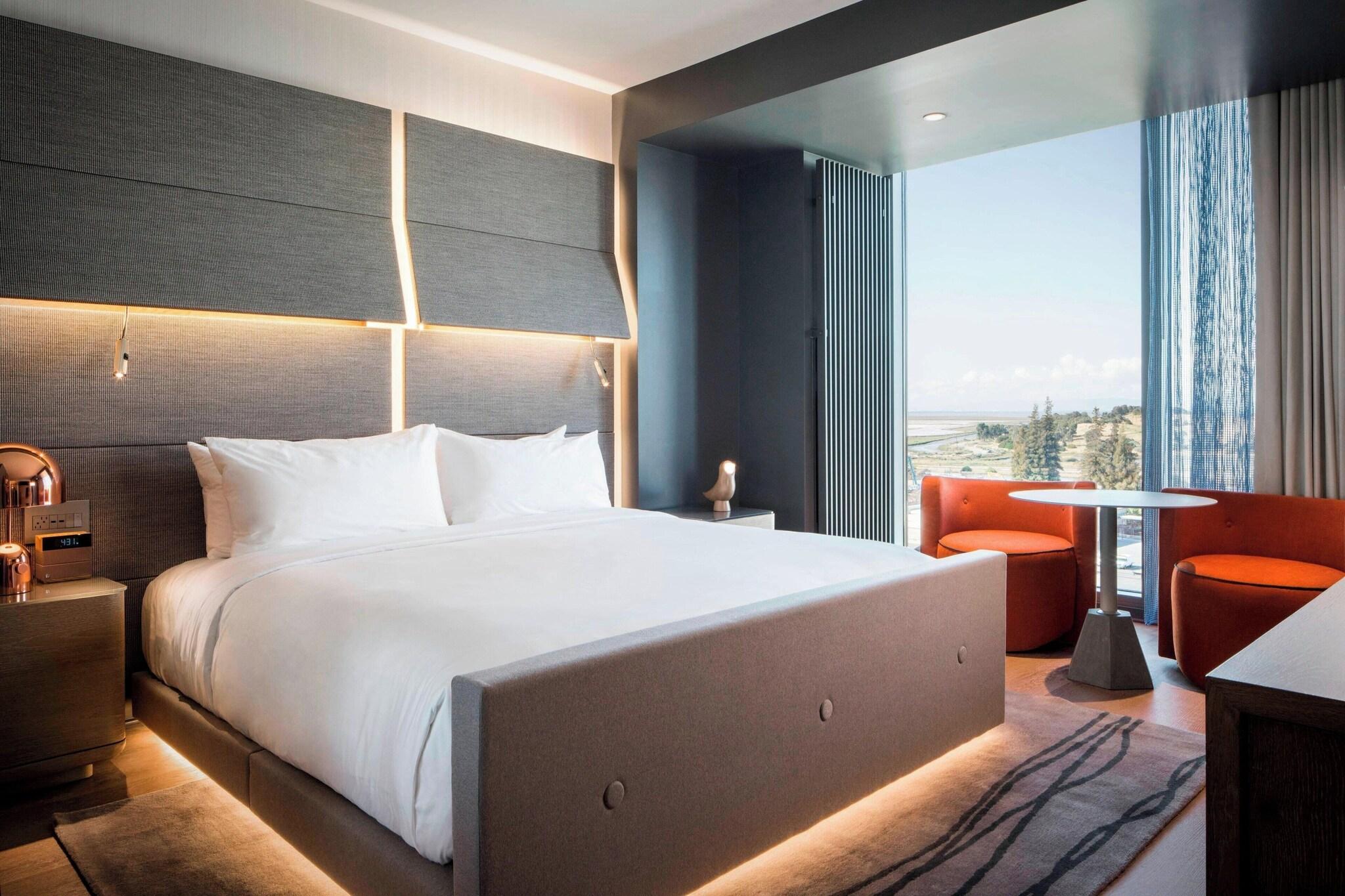 Suite Bay View King Bed