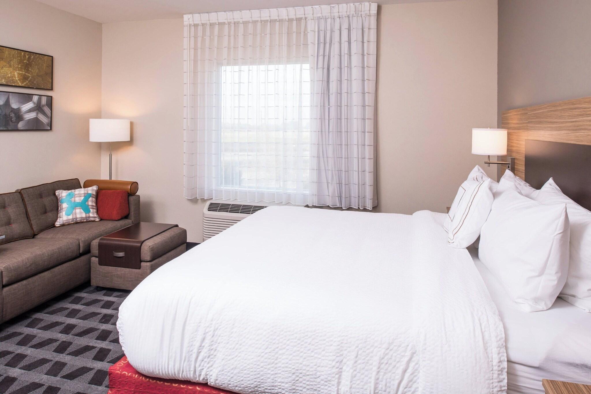 Studio King Size Bed