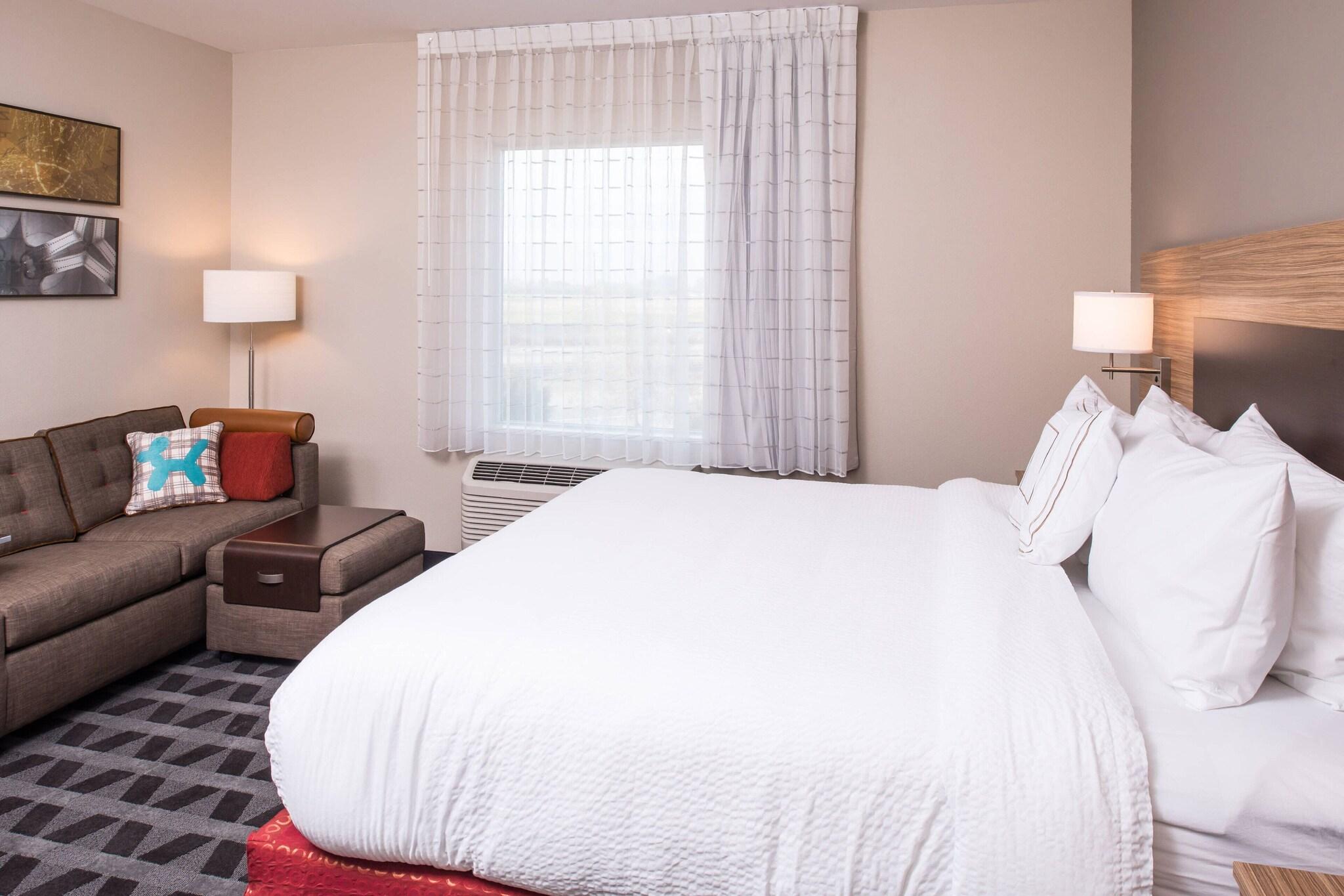 Studio King Size Bed