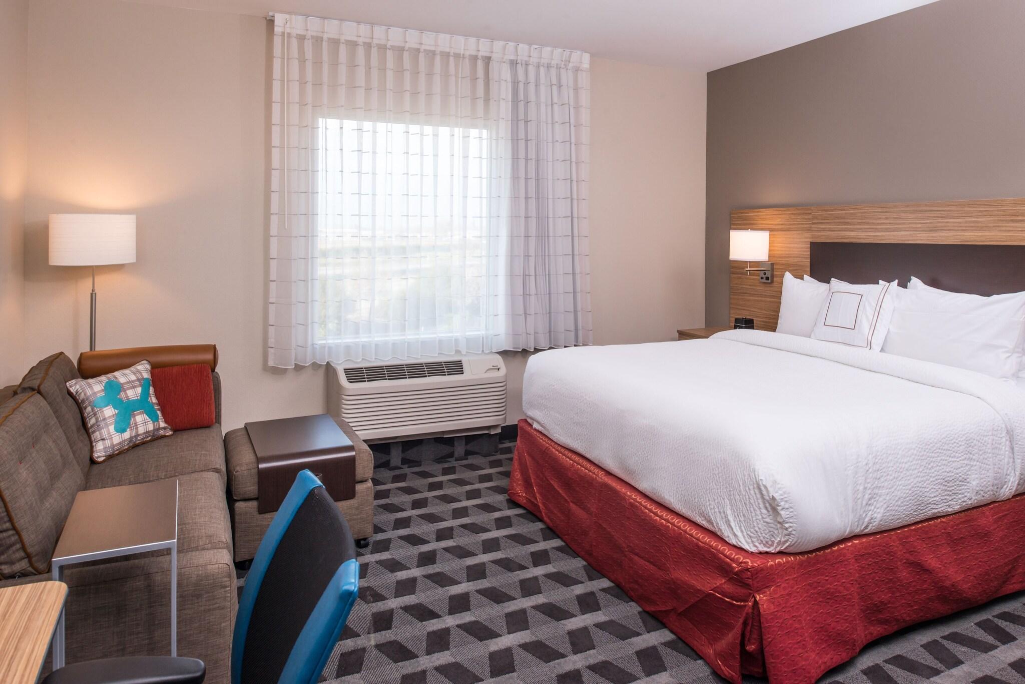 Studio King Size Bed