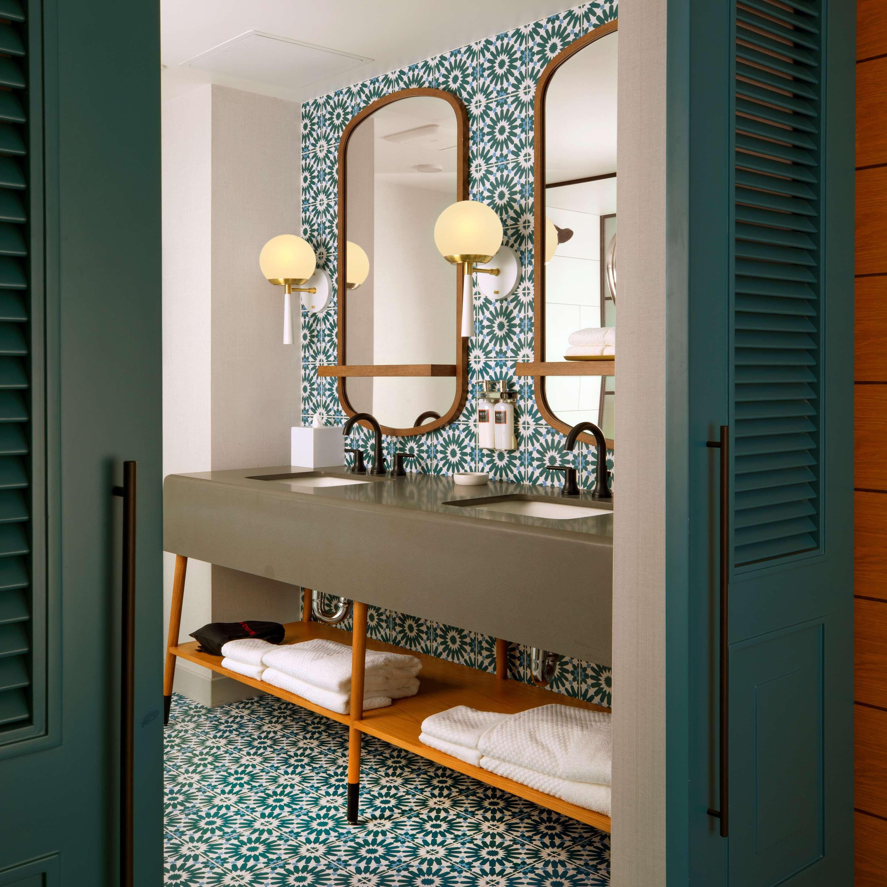 Junior Suite Accessible-two Queen Beds