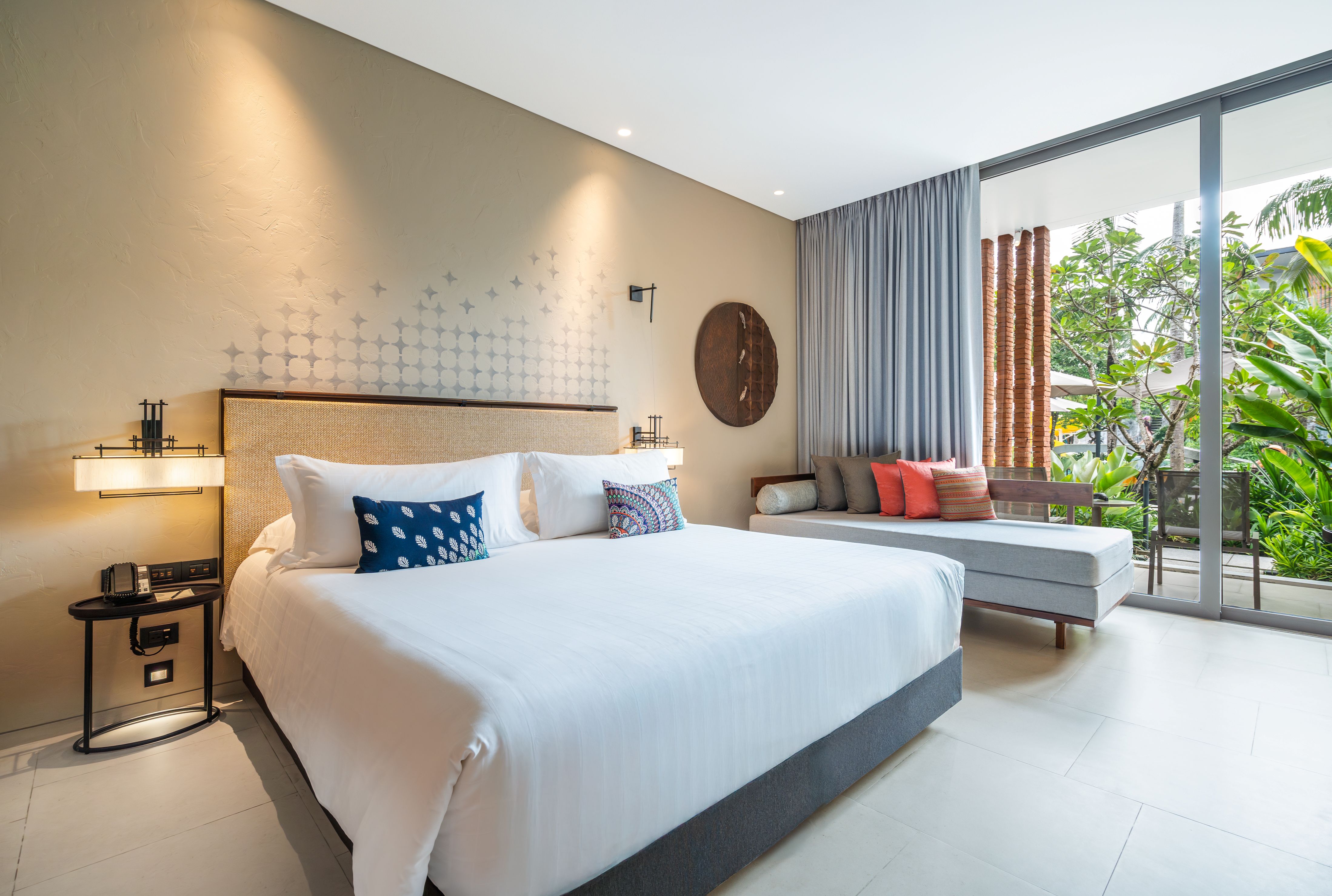 Suite King Size Bed