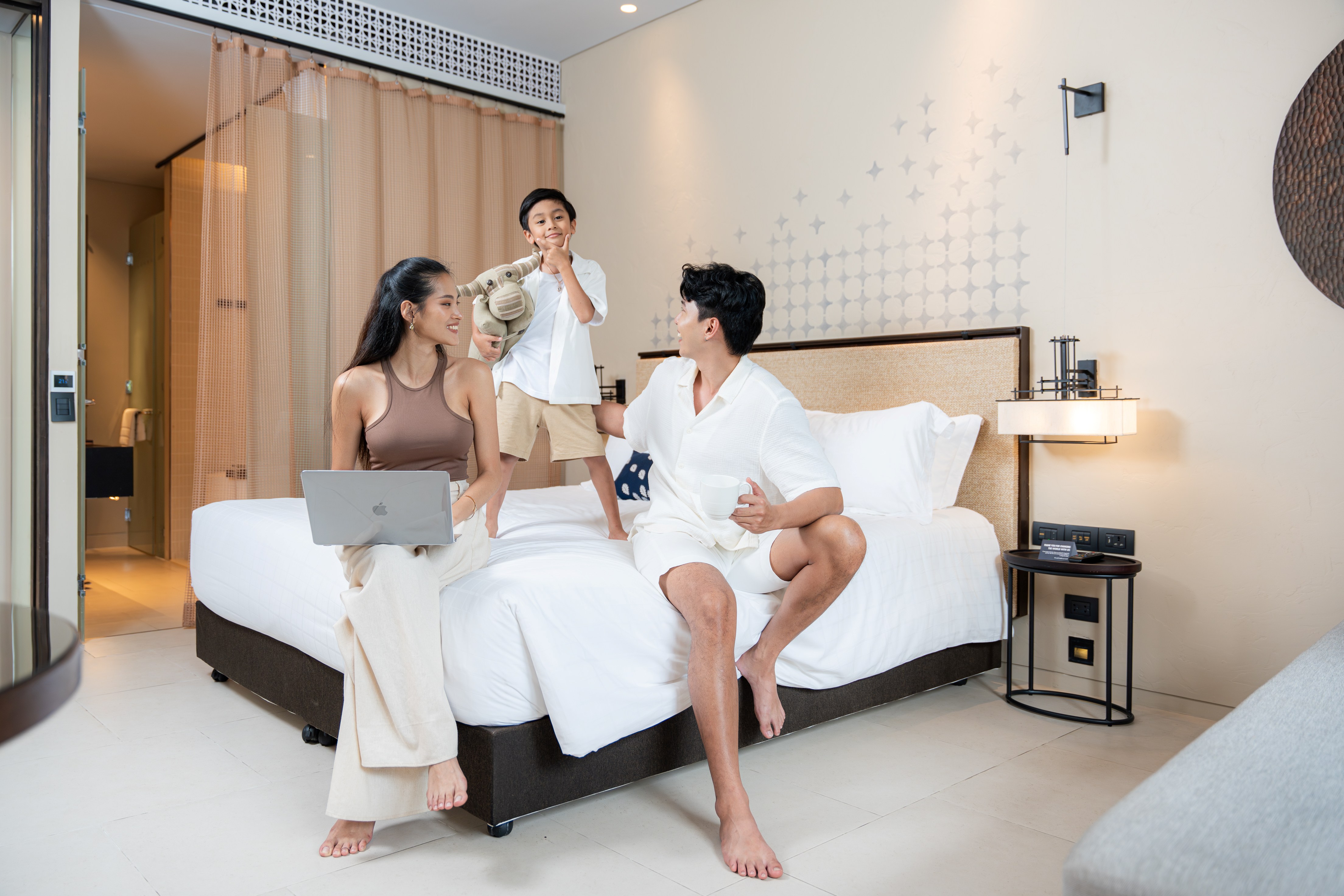 Suite King Size Bed