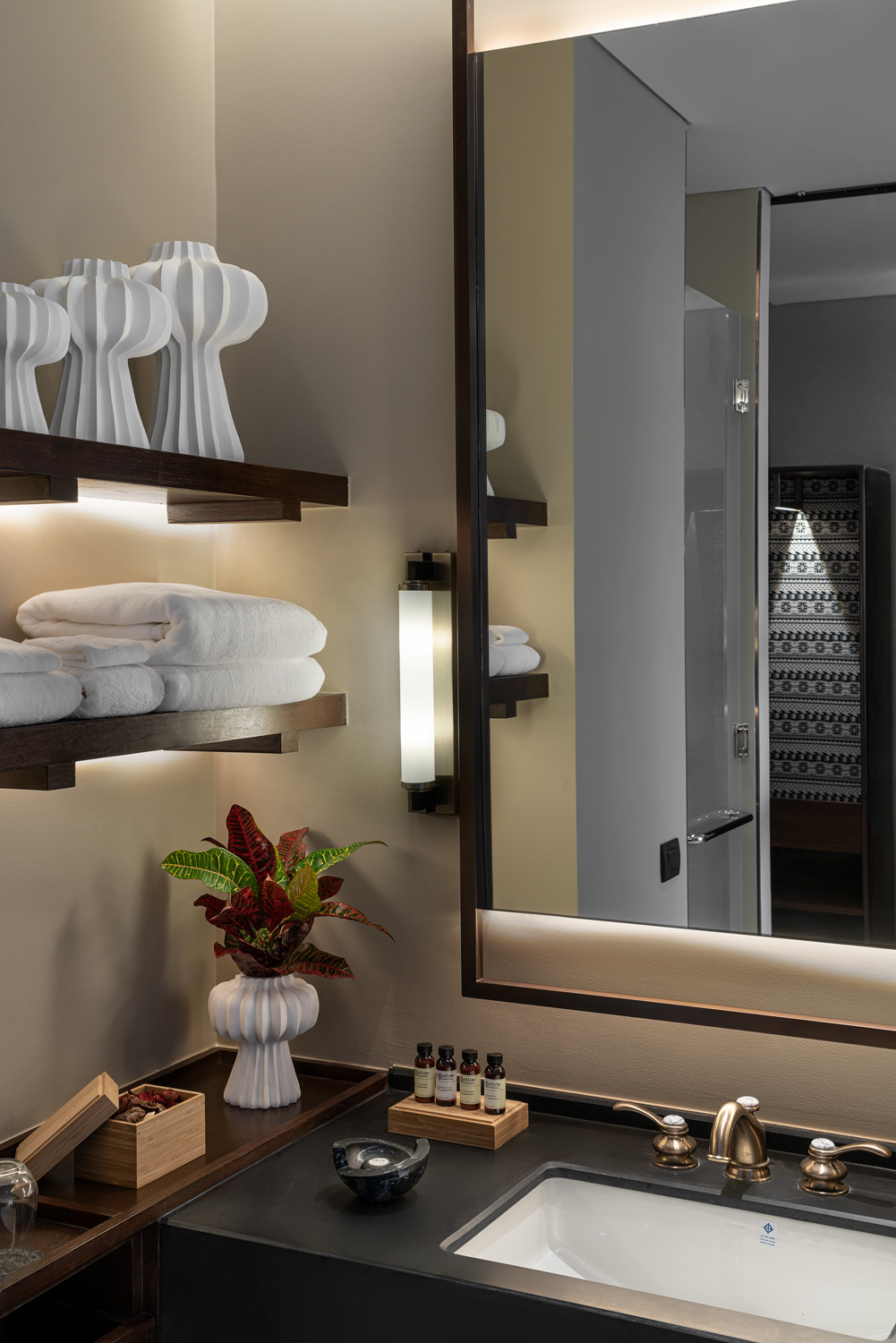 Suite King Size Bed