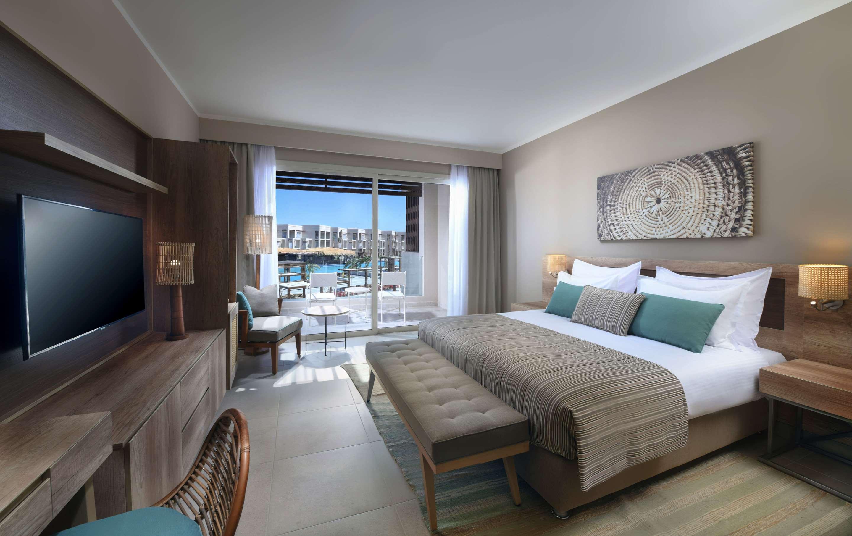 Family Room Deluxe King Bed