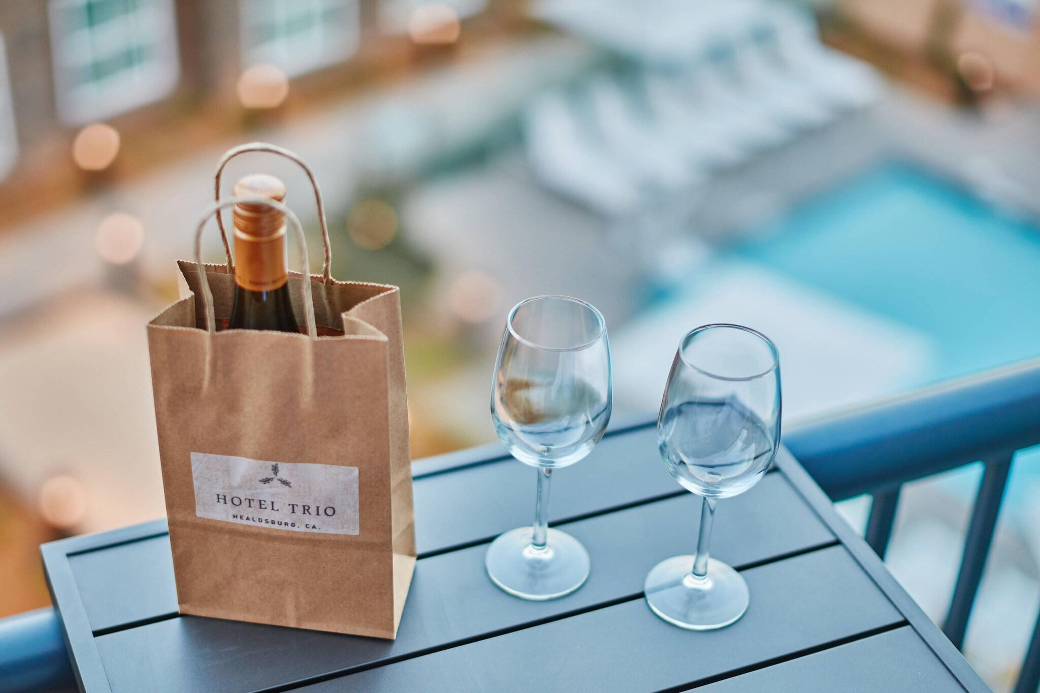 Studio Two Queen Beds