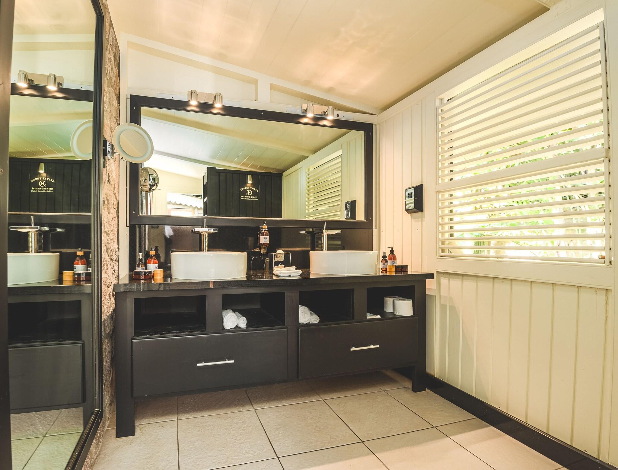 Double Deluxe Mountain View