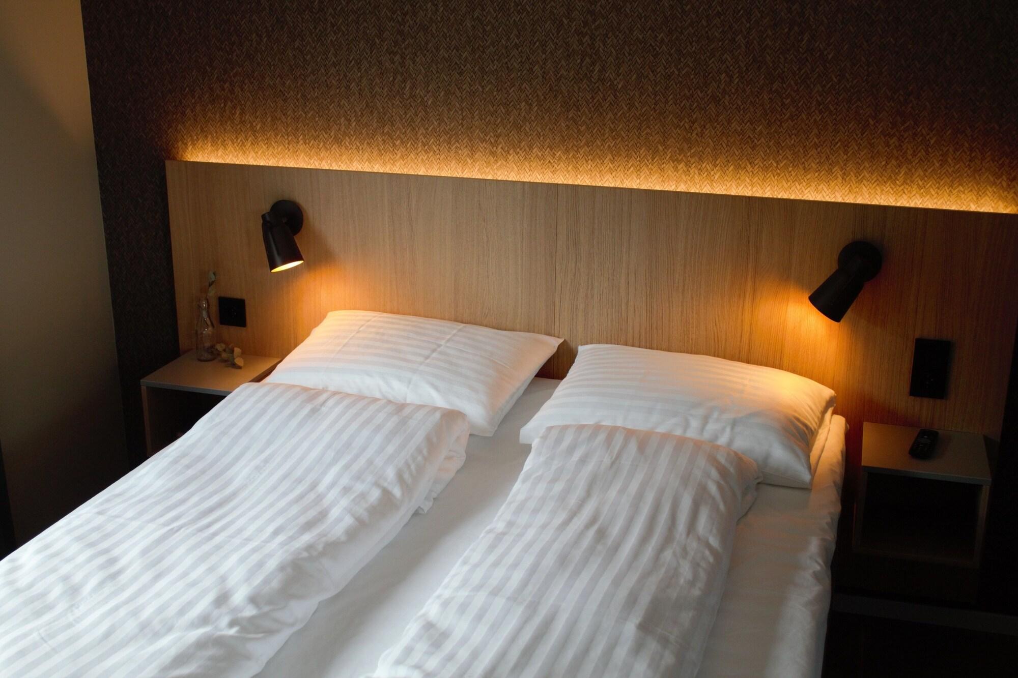 Double Queen Size Bed