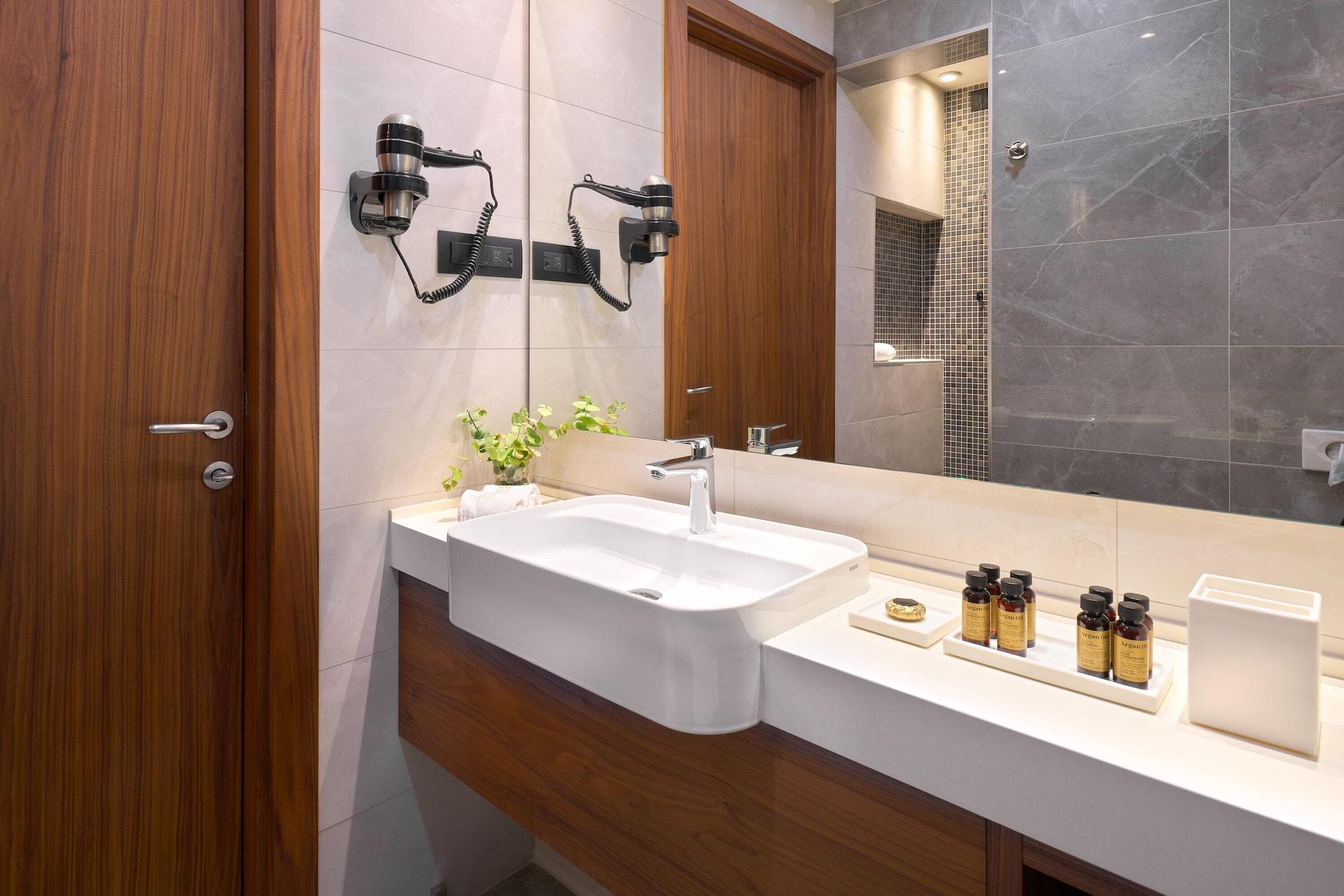 Double Single with Balcony