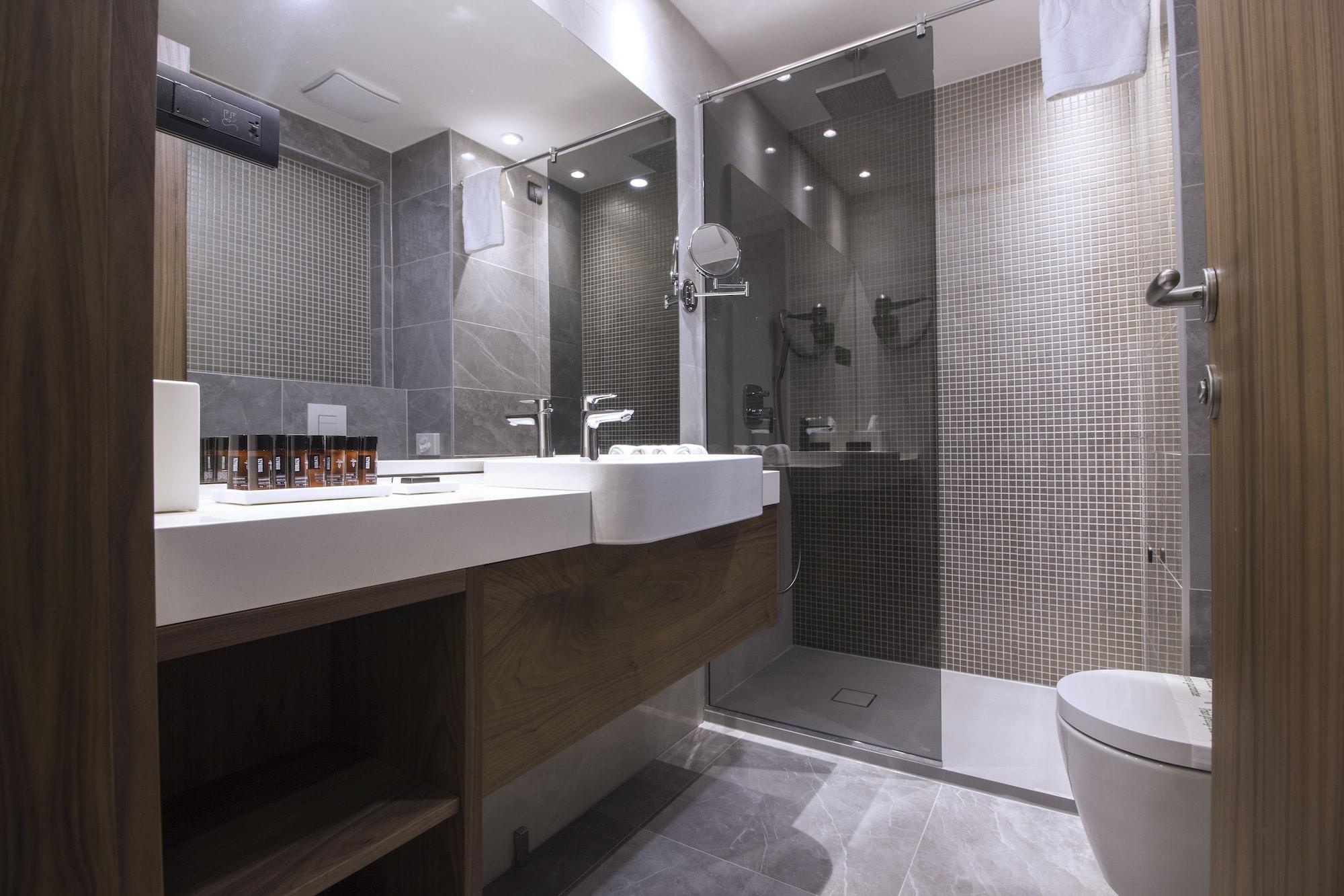 Double Single with Balcony