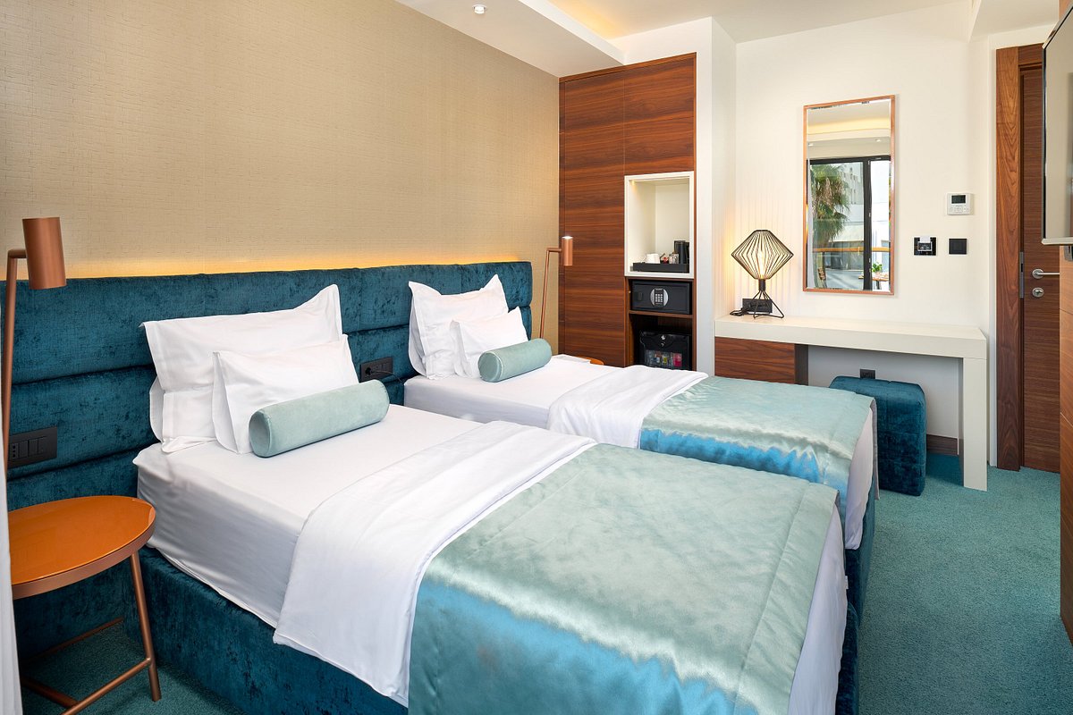 Double Single with Balcony