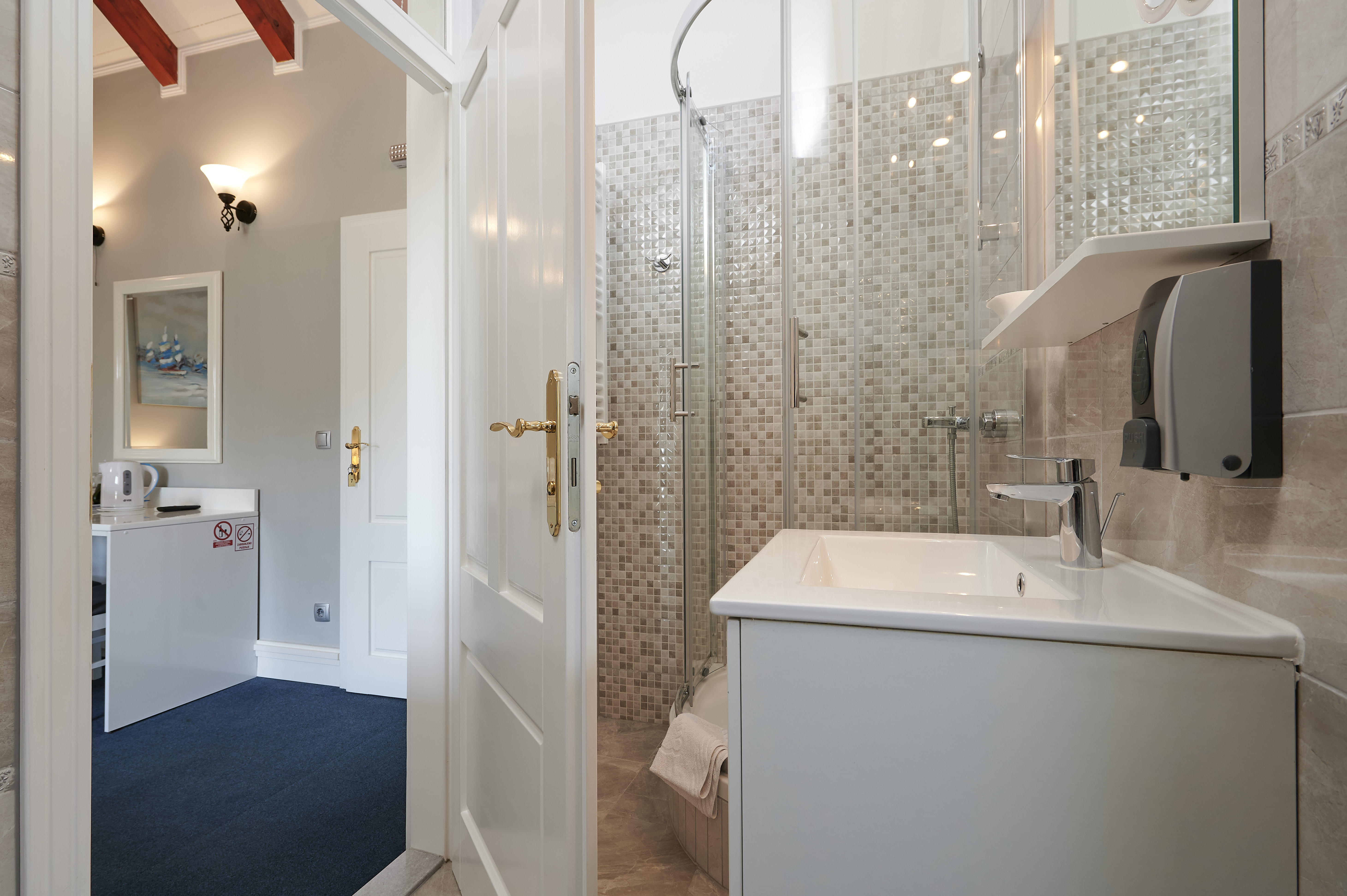 Double City View King Bed