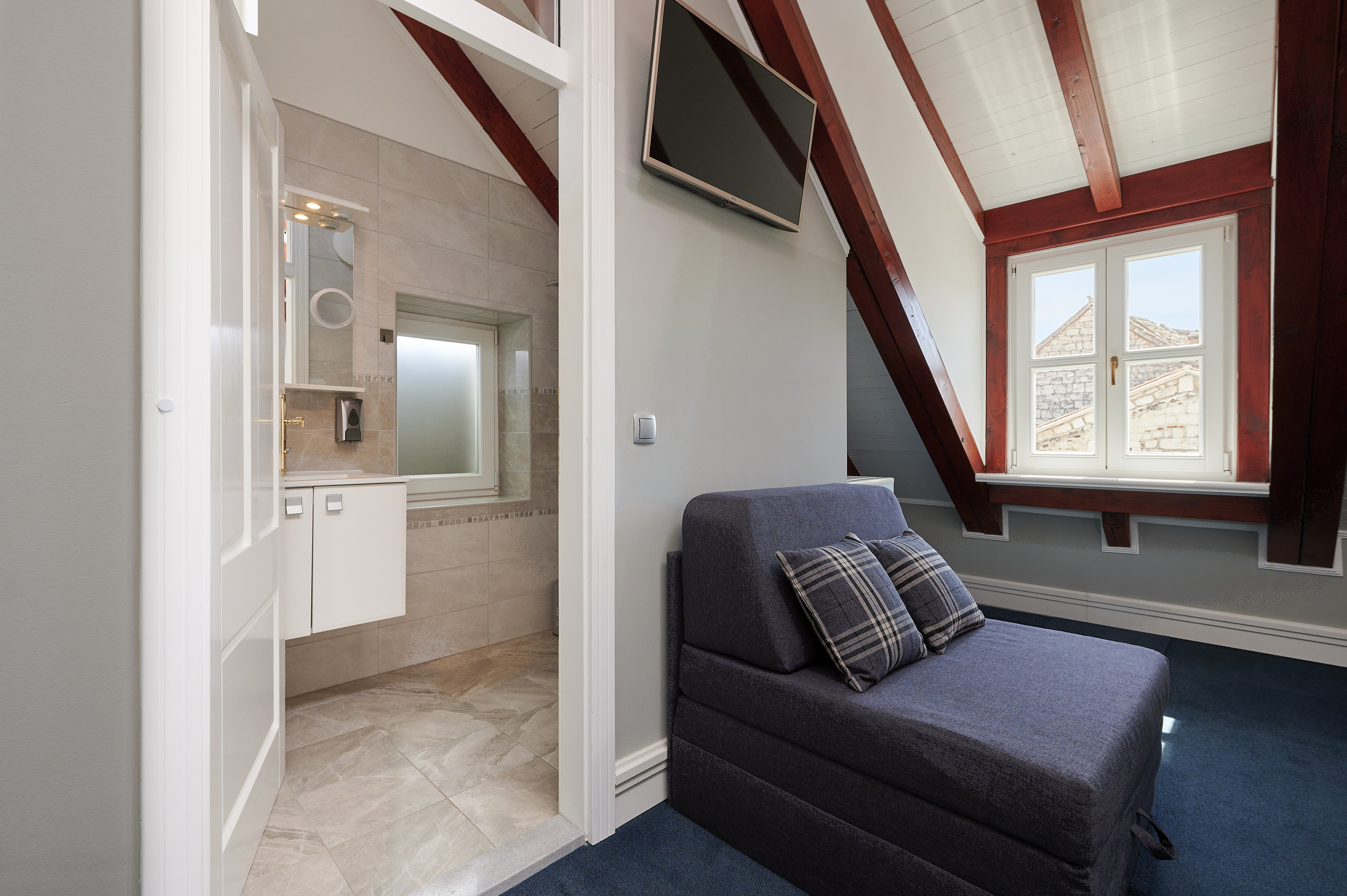 Double City View King Bed