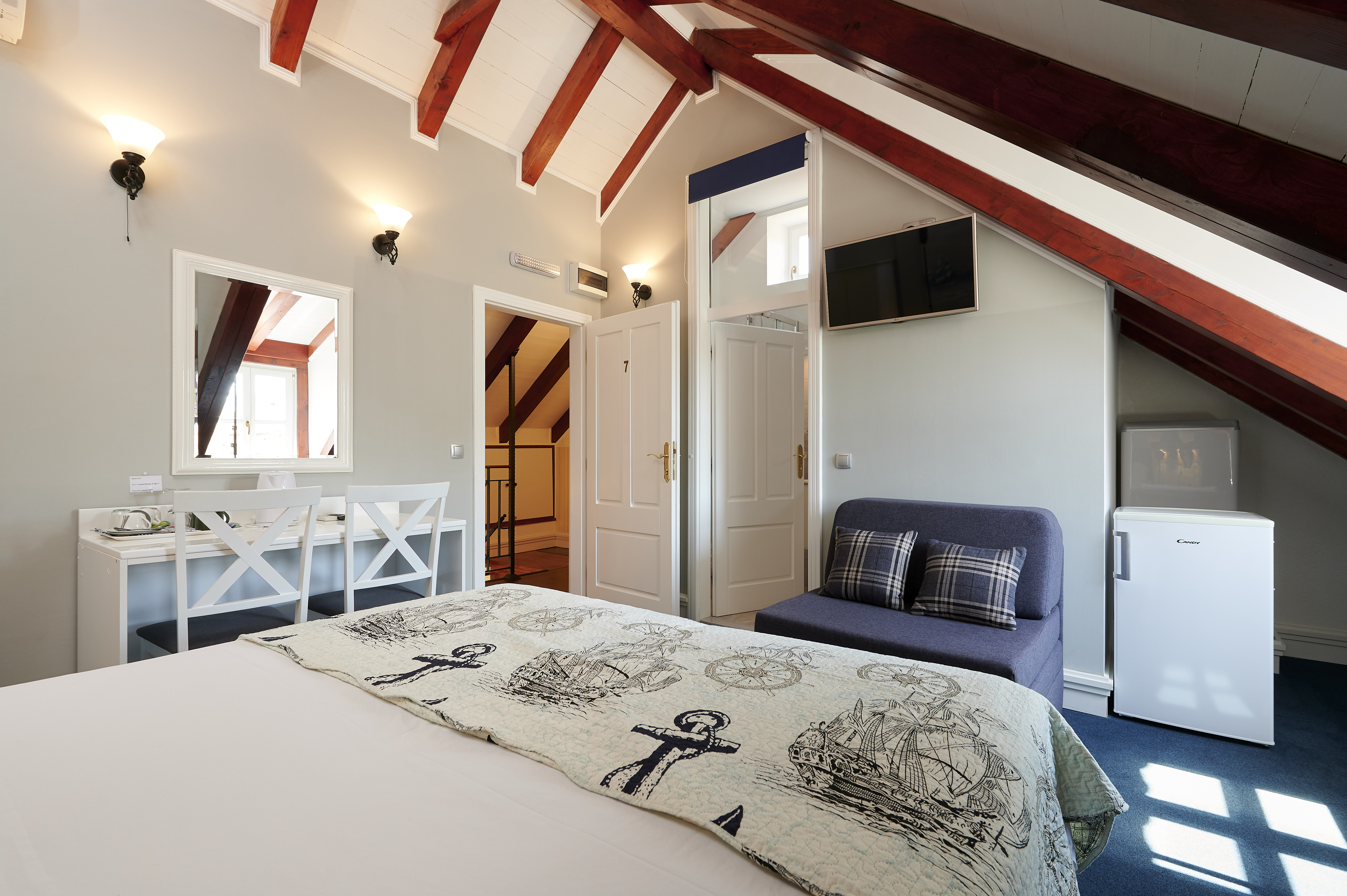 Double City View King Bed