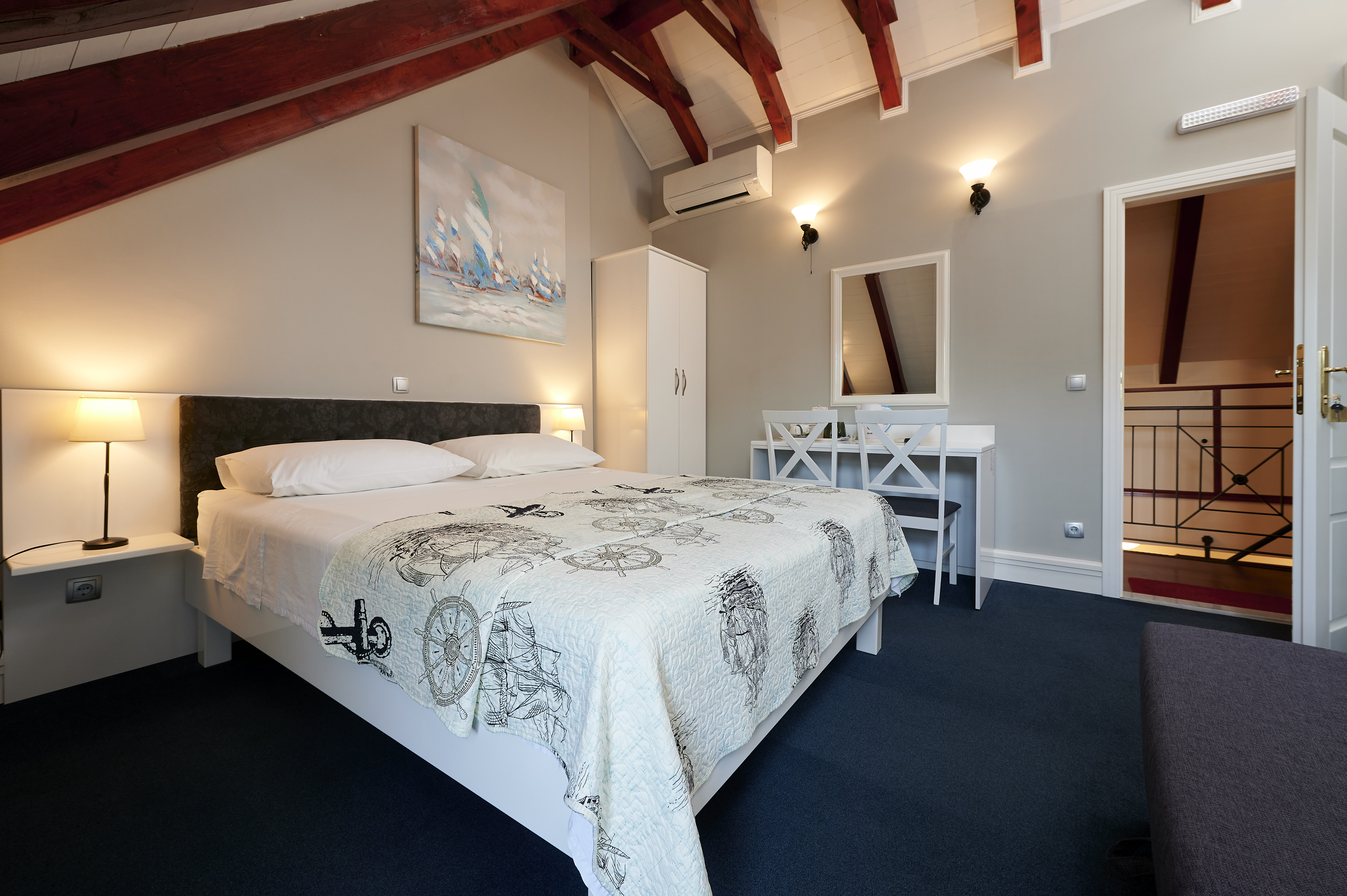 Double City View King Bed