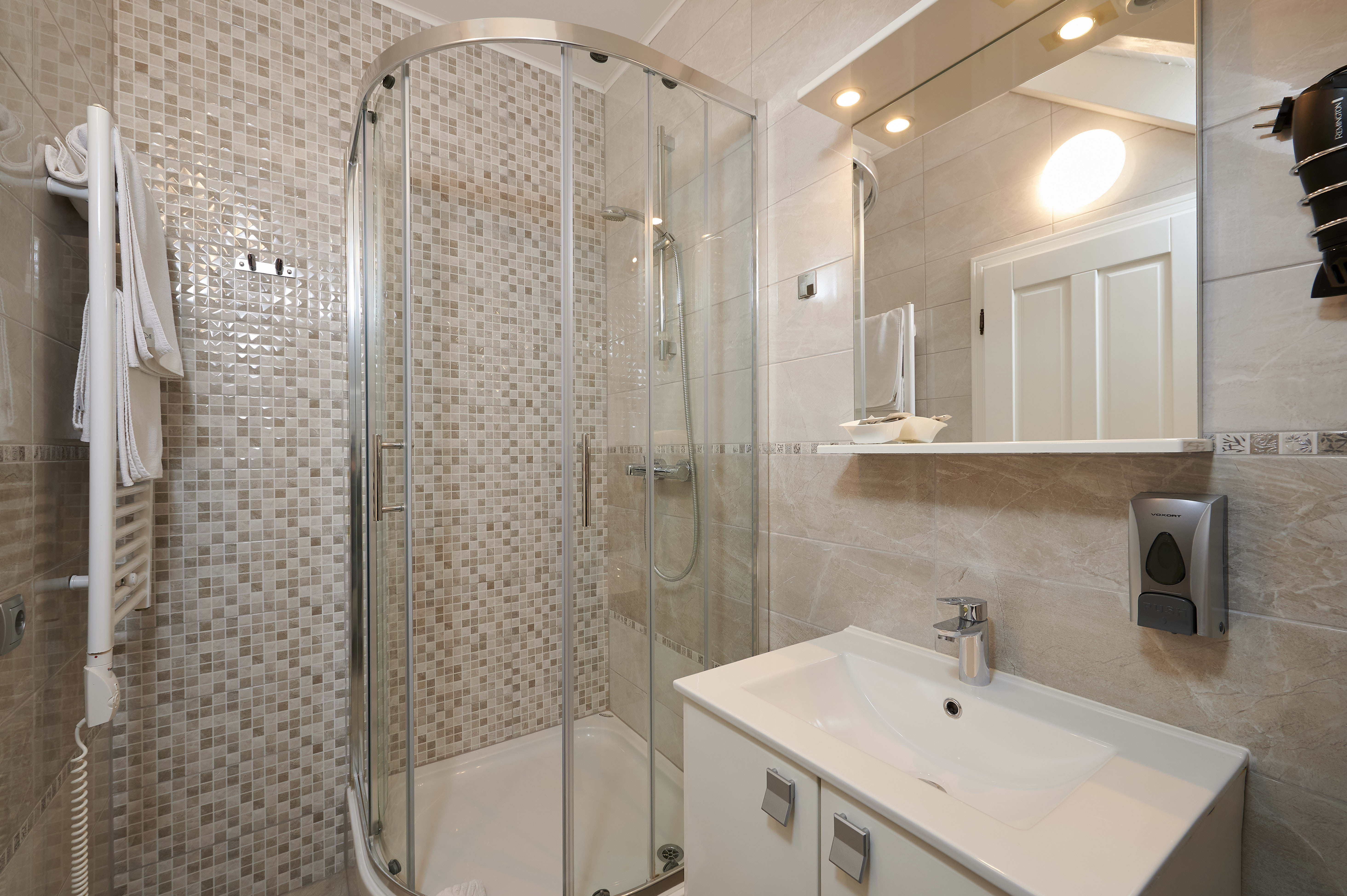 Studio City View King Bed