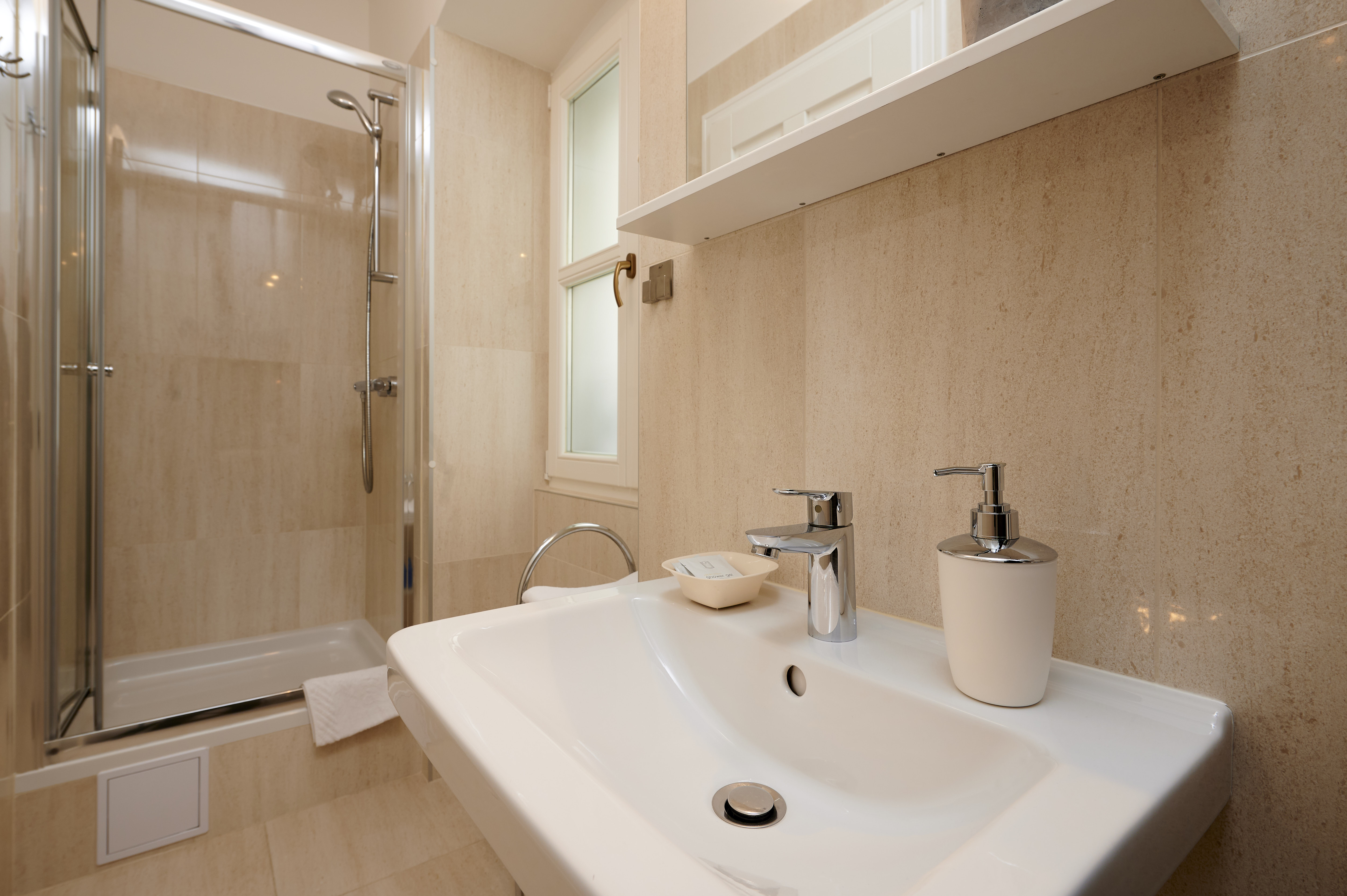 Double or Twin with Double Bed