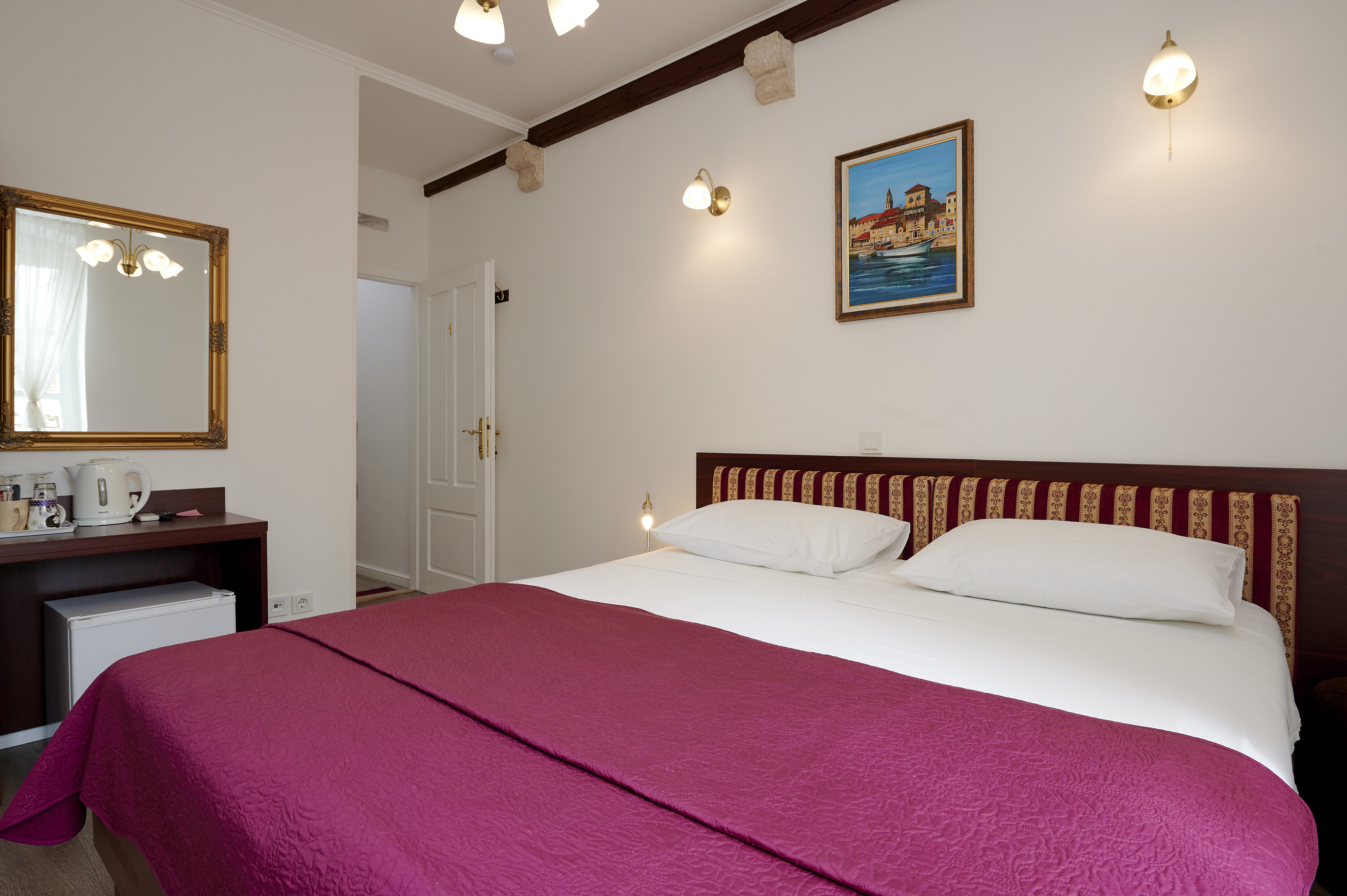 Double or Twin with Double Bed