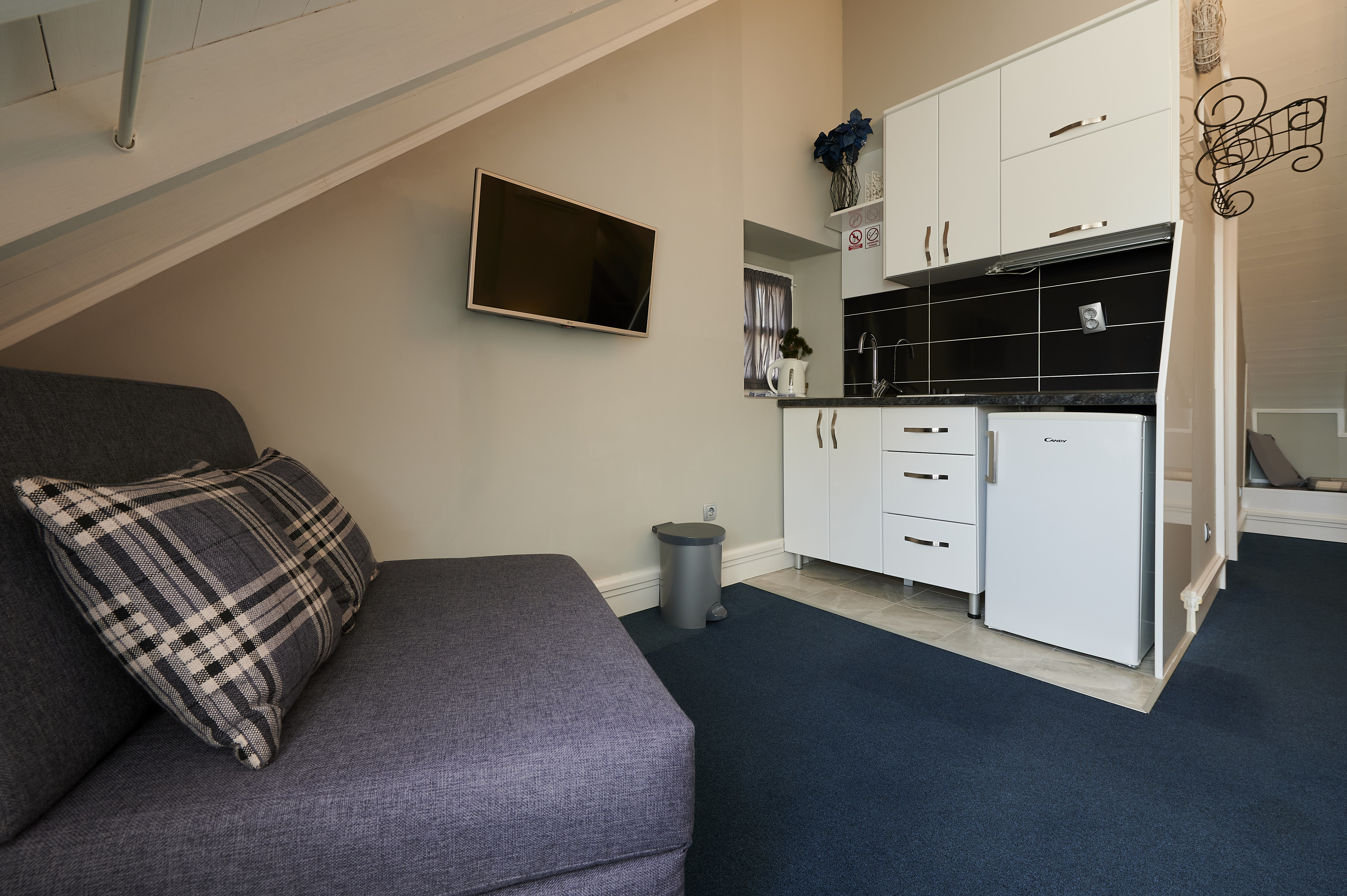 Studio City View King Bed