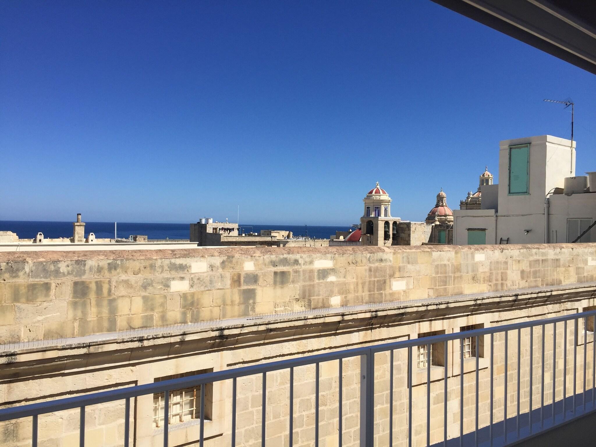 Double or Twin Deluxe